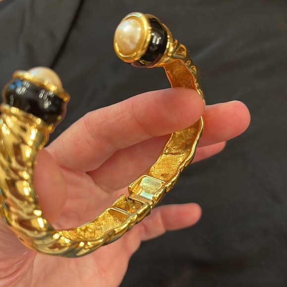 Vintage Joan Rivers Chunky Gold Pearl Clamper Cuff Bracelet Heavy Solid - Picture 6 of 16